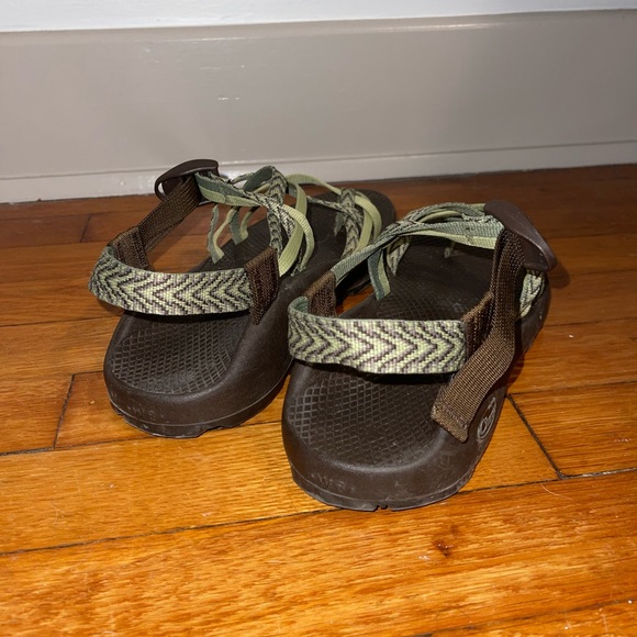 Green Women’s Chacos size 8 - Picture 3 of 5